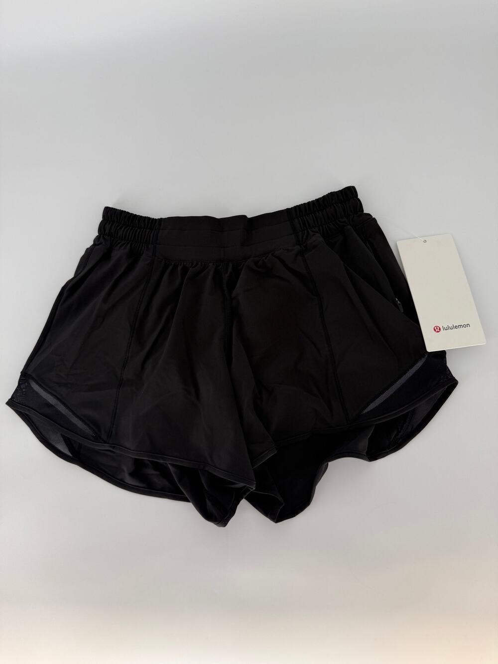 Lululemon Hotty Hot Low Rise Lined Shorts 4" Size 6 Black NWT $68